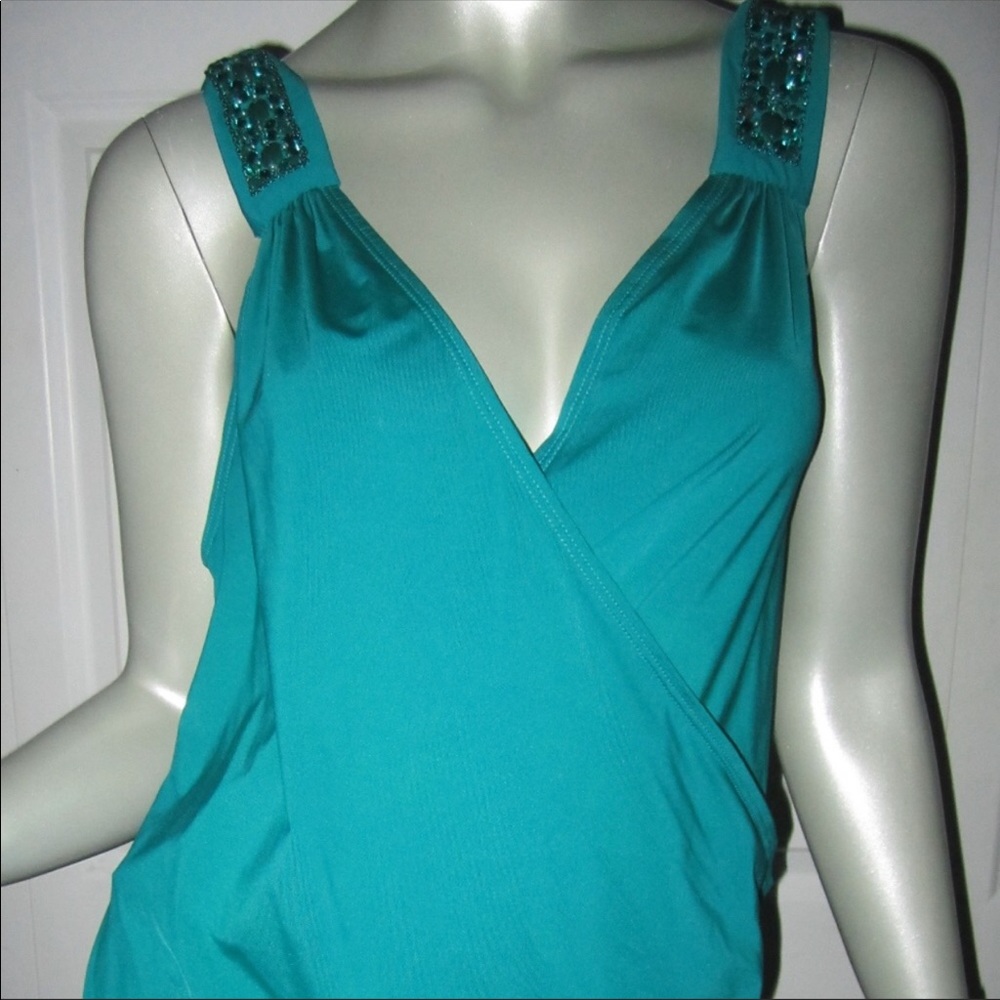 Badgley Mischka Beautiful Teal Top. Beautiful elegant summer top!